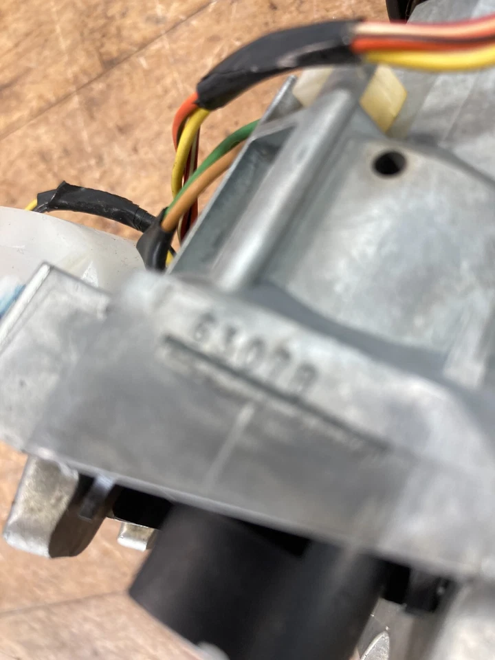 2007 GMC Envoy Ignition Lock Cylinder W/ key And Harness OEM - Image 2 of 4