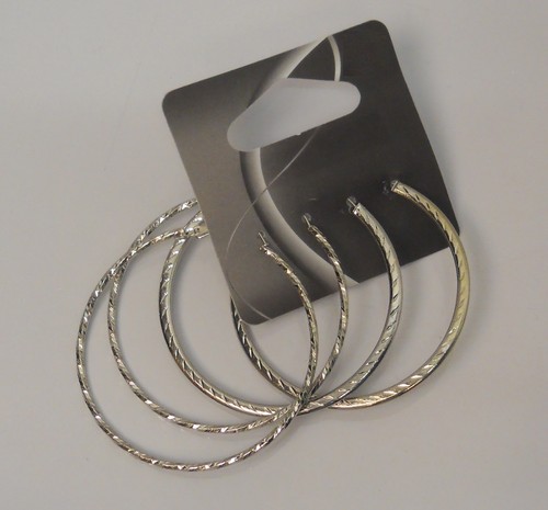 Ladies 2-Pair Hoop Earrings Fashion Silver Tones Leverback Fasteners Unbranded - Picture 4 of 12