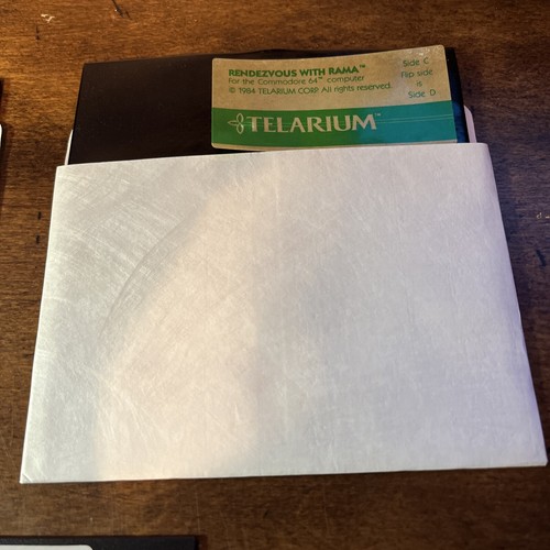 Rendezvous With Rama (Commodore 64) Telarium Arthur C Clarke 5 1/4 disco stile LP - Foto 10 di 20