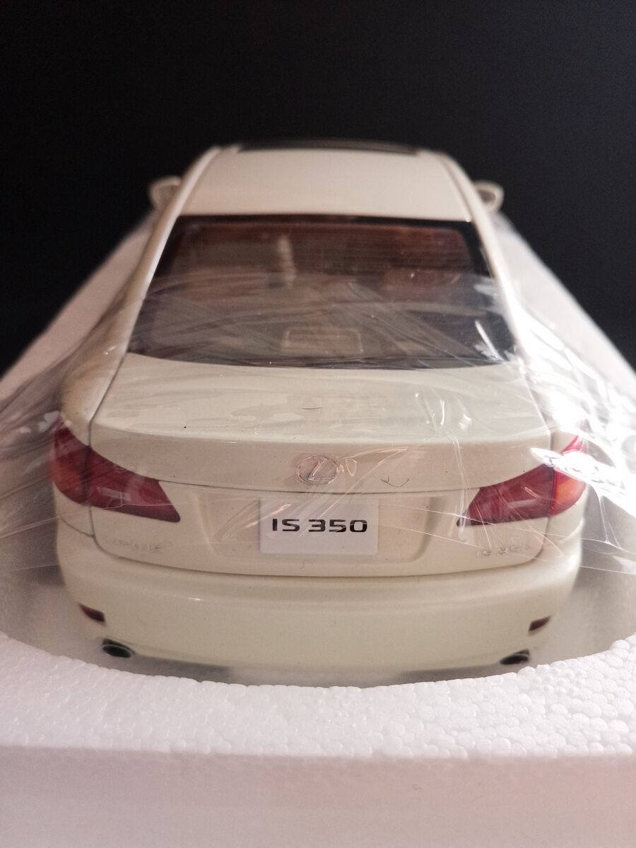 AUTOart 1/18 1:18 2006 Lexus IS 350 White - Brand New in the AUTOart 1/18 1:18 2006 Lexus IS 350 White - Brand New in the