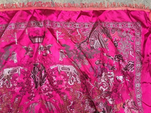 Vintage Chinese Tablecloth, Antique Chinese Silk Tablecolth,4x6 ft Free Ship - Picture 7 of 8