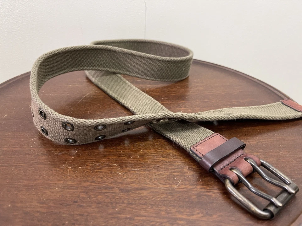 Cinturón French Connection verde oliva/caqui lona y cuero marrón ojal talla 34 Foto 2 de 4