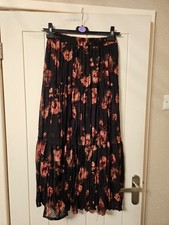 Ladies Size M floral Gypsy Style skirt. Lined. Unbranded. VGC