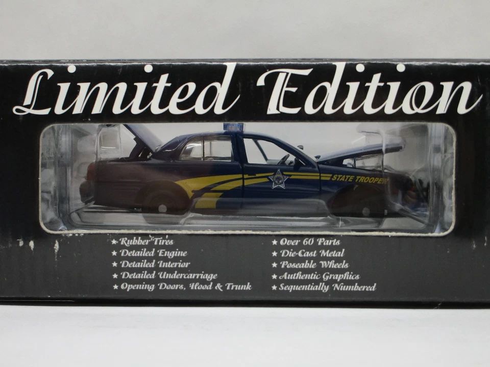 Gearbox Ford Crown Victoria Diecast 1:43 Oregon State Police Limited Edition - Image 3 of 4