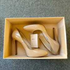 PRADA Vernice Saffiano Pumps Size 39 Nude Beige Luxury Chic Miranda Priestly