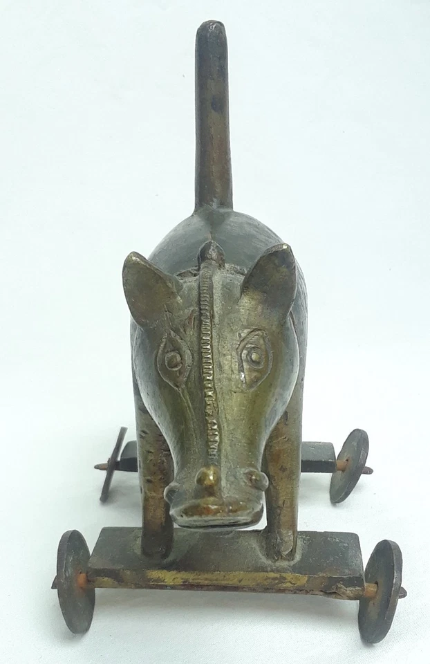 ANTIGUO JABALÍ DE BRONCE MACIZO HECHO A MANO CON RUEDAS RODANTES JUGUETE ANTIGUO Foto 2 de 4