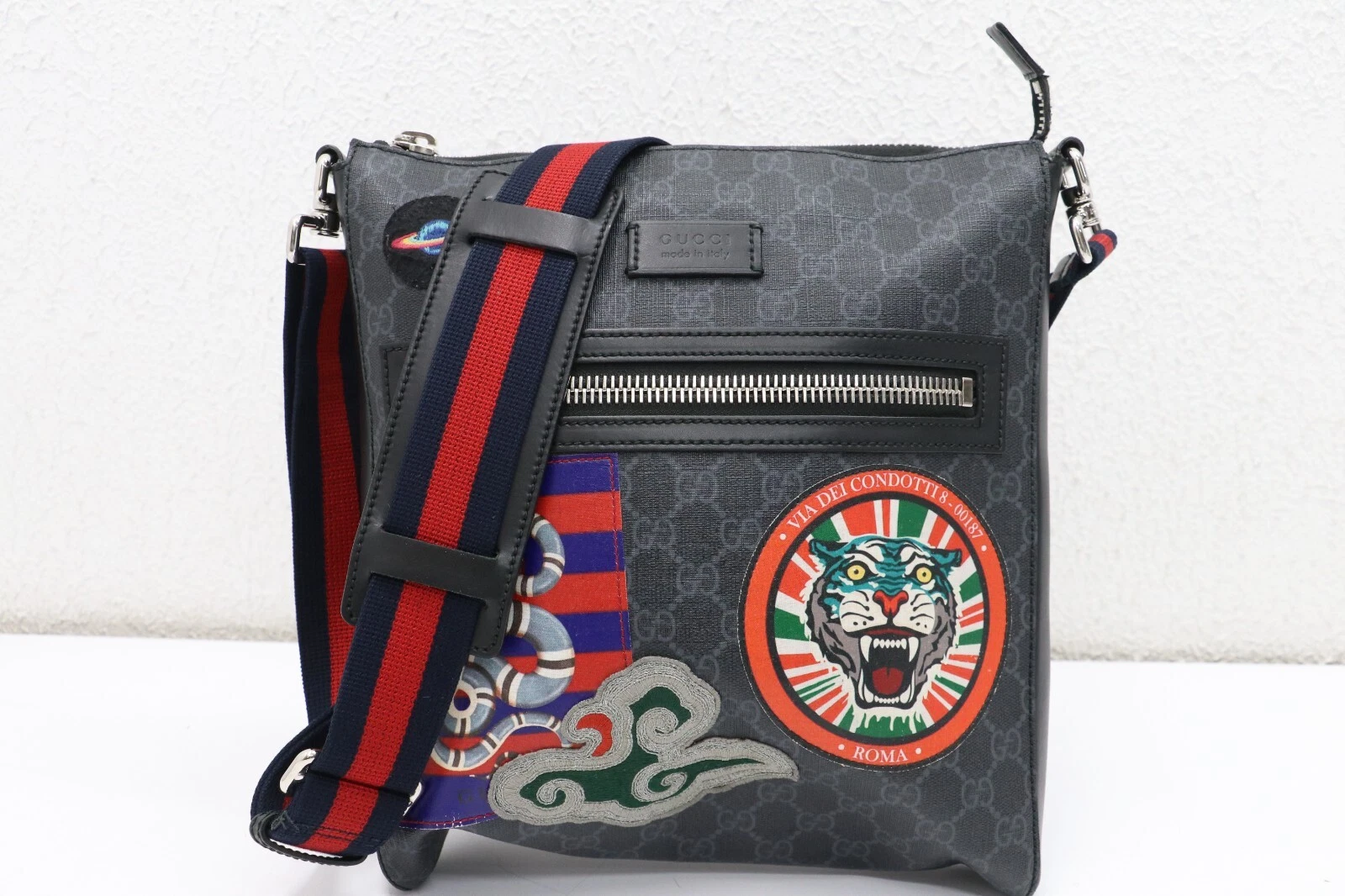 Sac messager Gucci GG Supreme monogramme Night Courrier 474137