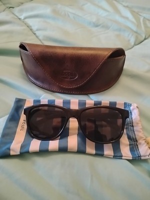 Fossil Sunglasses Polarized 100% UVA/ UVB Protection Black  display picture 2