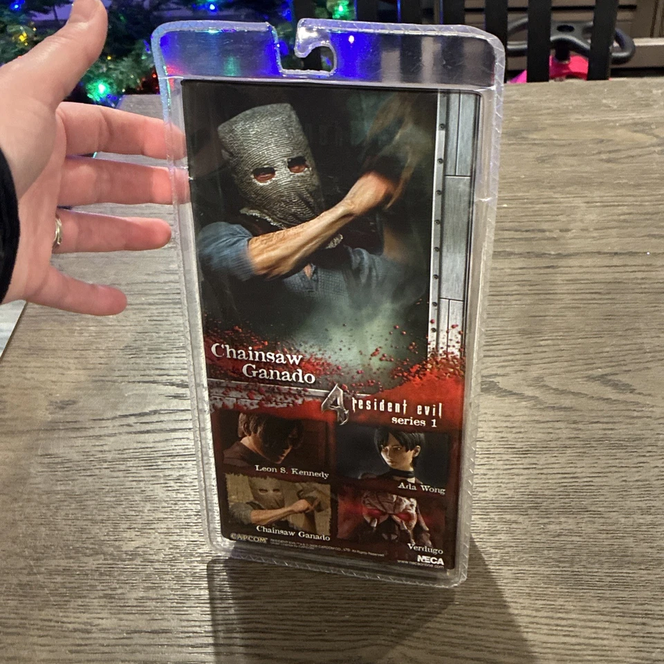 Figura de acción Resident Evil 4 Chainsaw Ganado Neca Playstation 2 PS2 nueva en caja Foto 3 de 4