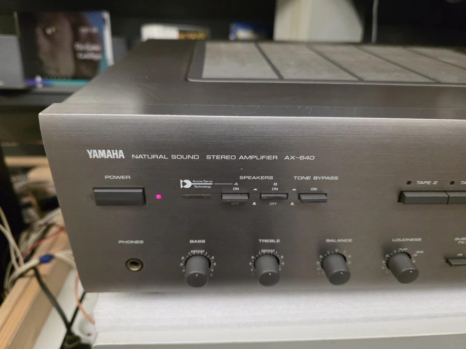 Yamaha AX-640 Stereo Amplifier With Phono Input - Bild 3 von 4