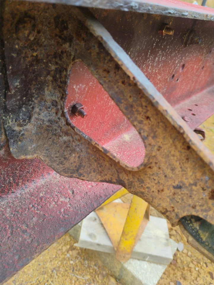 Percha de escape del lado del conductor C30 73-87 Chevy GMC camioneta OEM Foto 3 de 4