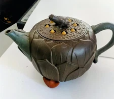 Chinese Yixing Zisha Clay Handmade Teapot (EXCELLENT CONDITION) Pre-seasoned 