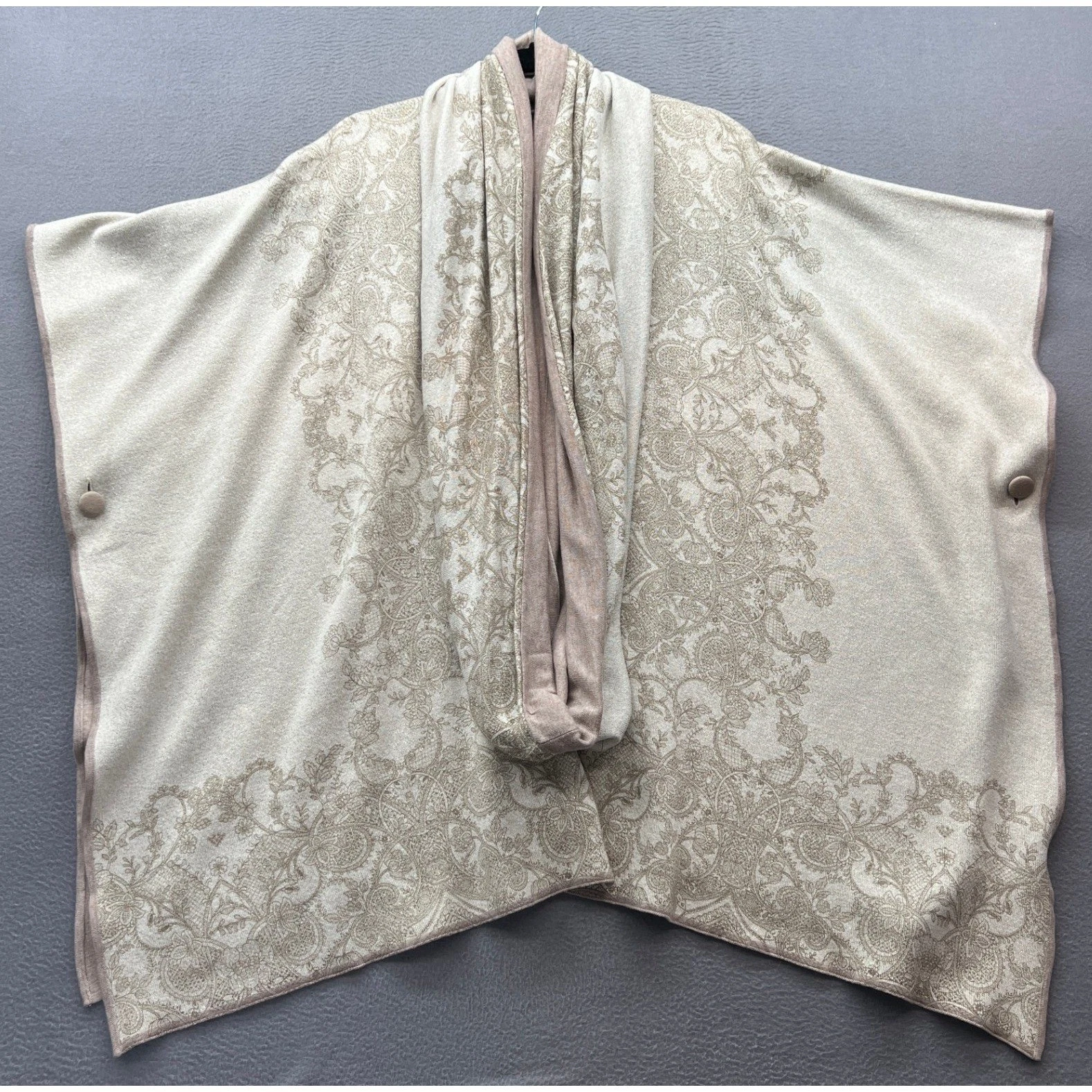 Chicos Poncho Sweater L/XL Reversible Ruana Cape Knit Metallic Floral Scarf
Opens in a new window or