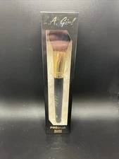 L.A. Girl PRO.brush #107 - Blush Brush Black: Love Inspiring Beauty