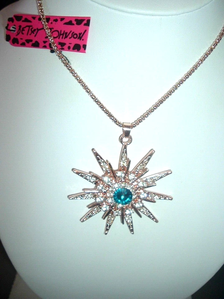 Colar pingente Betsey Johnson transparente azul cristal SUN BURST SPRAY RAIOS NOVO COM ETIQUETAS - Imagem 4 de 4