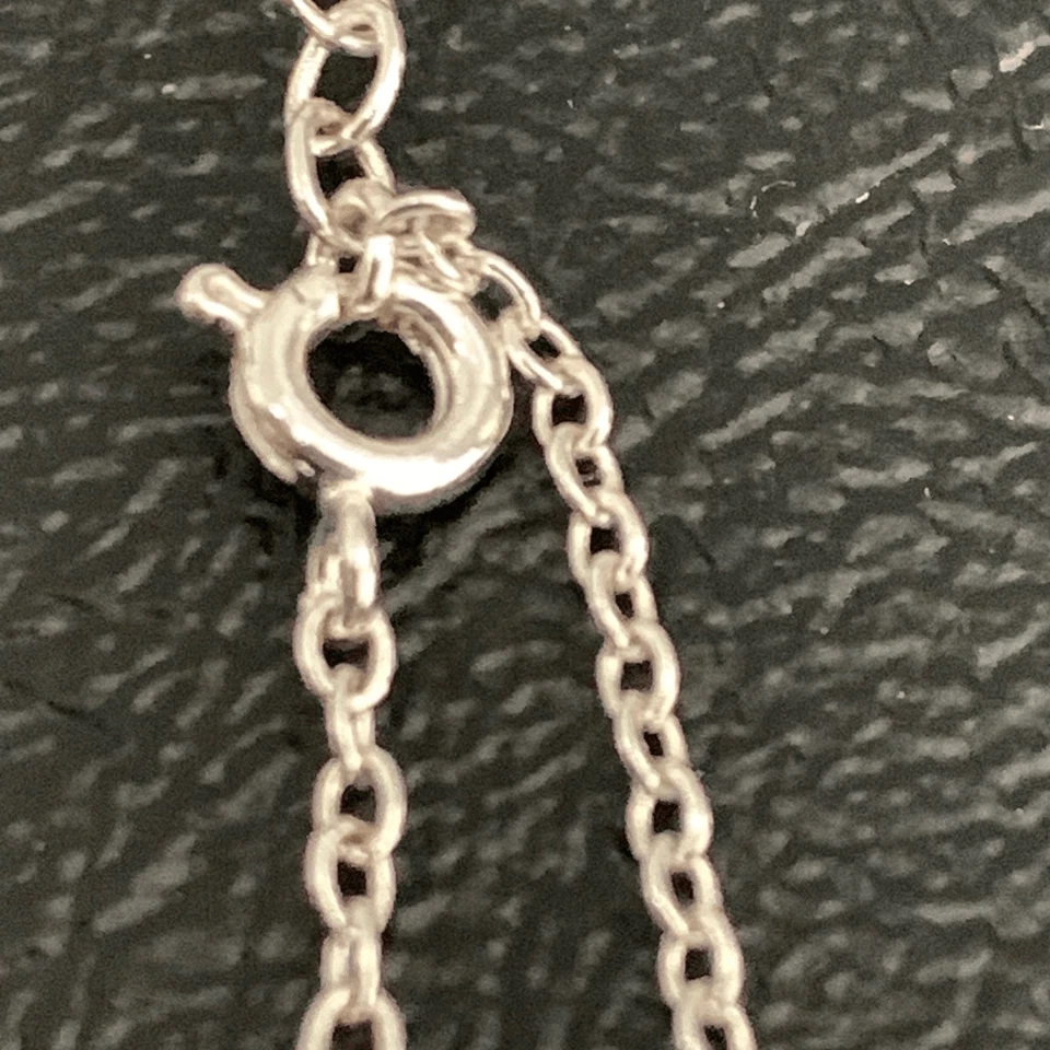 Collar Kris Nations Howlite Mystic Bar delicada joyería de piedra con cuentas Foto 4 de 4