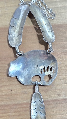Vintage Native American Sterling Silver & Coral Fetish Bear Feather Necklace L L - Picture 8 of 16