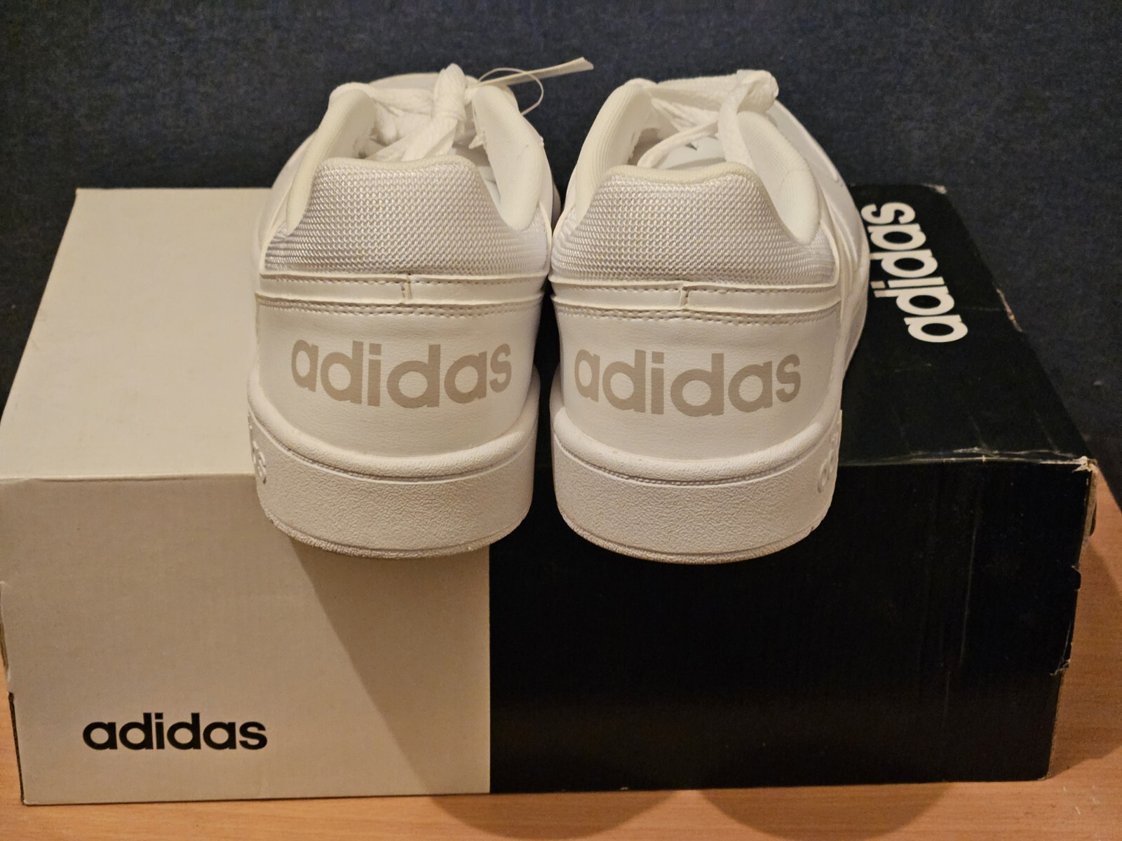 SAOLA NUOVE scarpe da basket Adidas Hoops 2.0 DB1085 bianche da uomo taglia 12 (US)