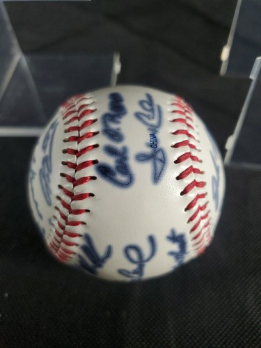 Team Autographed New York Yankees Randy Johnson Signed Baseball Detailed Photos - Foto 3 di 13