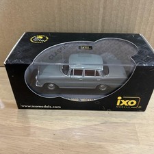 ixo 1/43 Mercedes 200D 218957