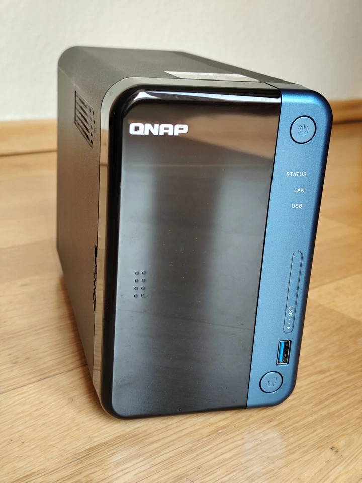 QNAP NAS TS-253Be inkl. QM2-2P-244A und 512 GB HP SSD EX920, gebraucht - Bild 2 von 4