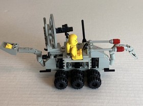 Lego Classic Space 918 & 6880 Sets Lot w/Mini Figs (no Instructions/box)