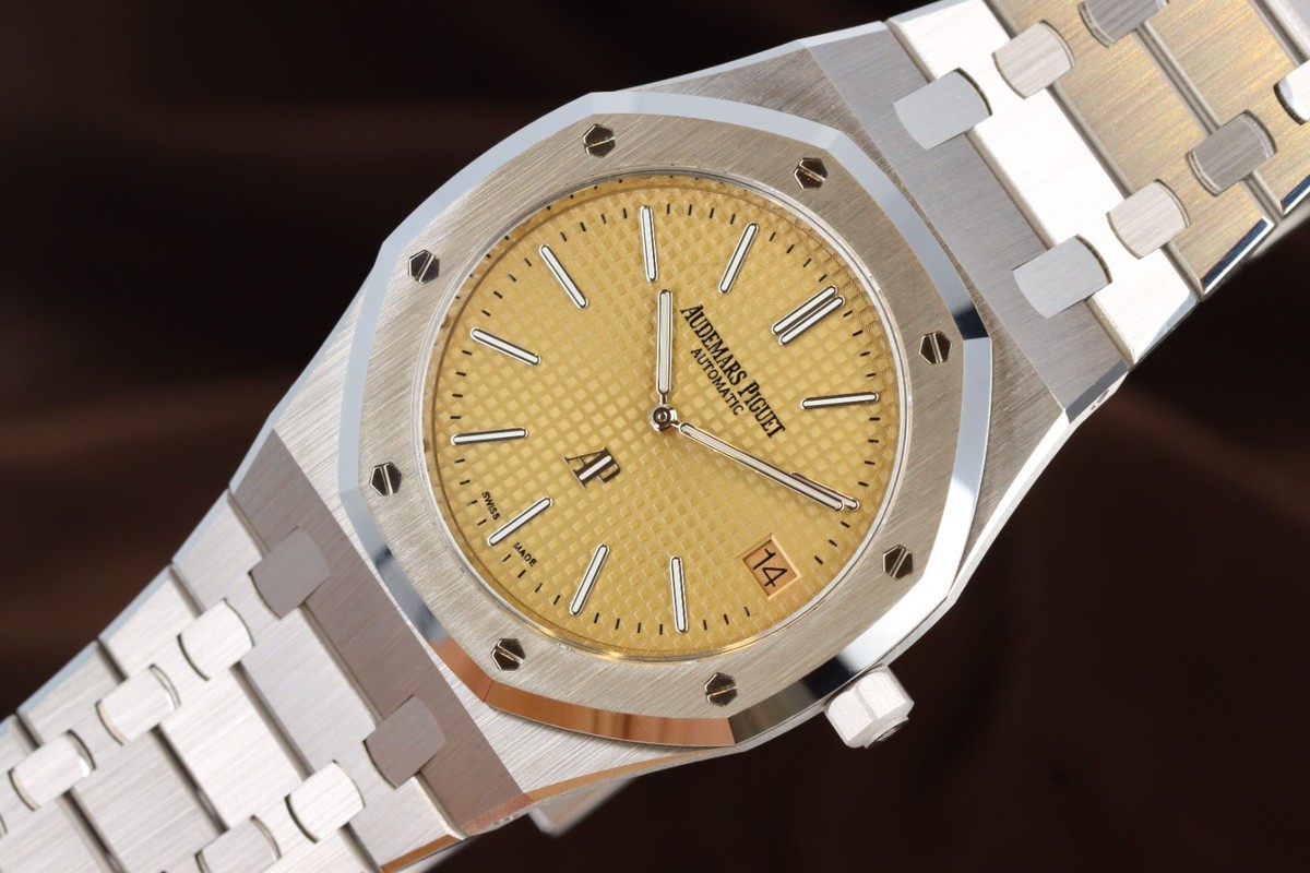 AP Royal Oak Jumbo Extra Thin 18kt White Gold Salmon Dial 15202BC