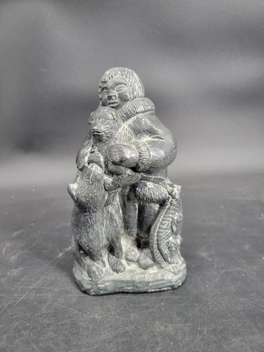 Vintage Wolf Original Canada Soapstone Hand Carved Inuit Man w/ Dogs Sculpture - Picture 2 of 24