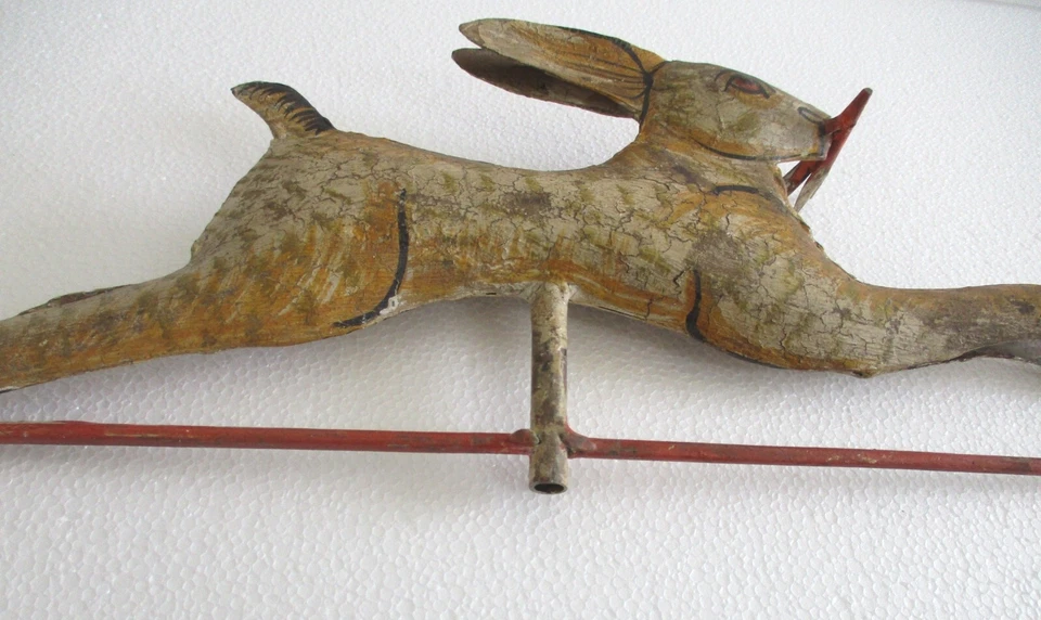 ANTIQUE OLD WEATHER VANE RUNNING RABBIT WITH CARROT - Image 3 of 4