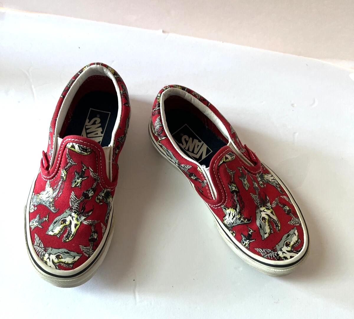 Shark top vans boys