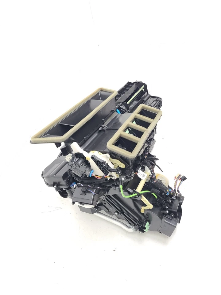 2022-2024 AUDI A3 2.0T QUATTRO HVAC A/C CLIMATE HEATER BLOWER MOTOR HOUSING BOX  - Image 2 of 4