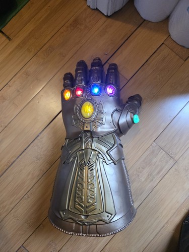 Infinity Gauntlet Light-Up Stones Costume Gauntlet Adult Unisex One Size Gold