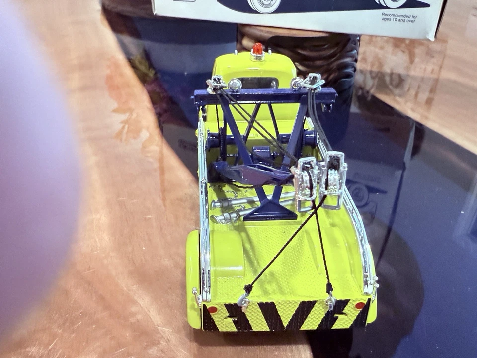 Grúa First Gear Eastwood 1952 GMC Twin Boom Deluxe 1:34 amarilla nueva en caja Foto 3 de 3