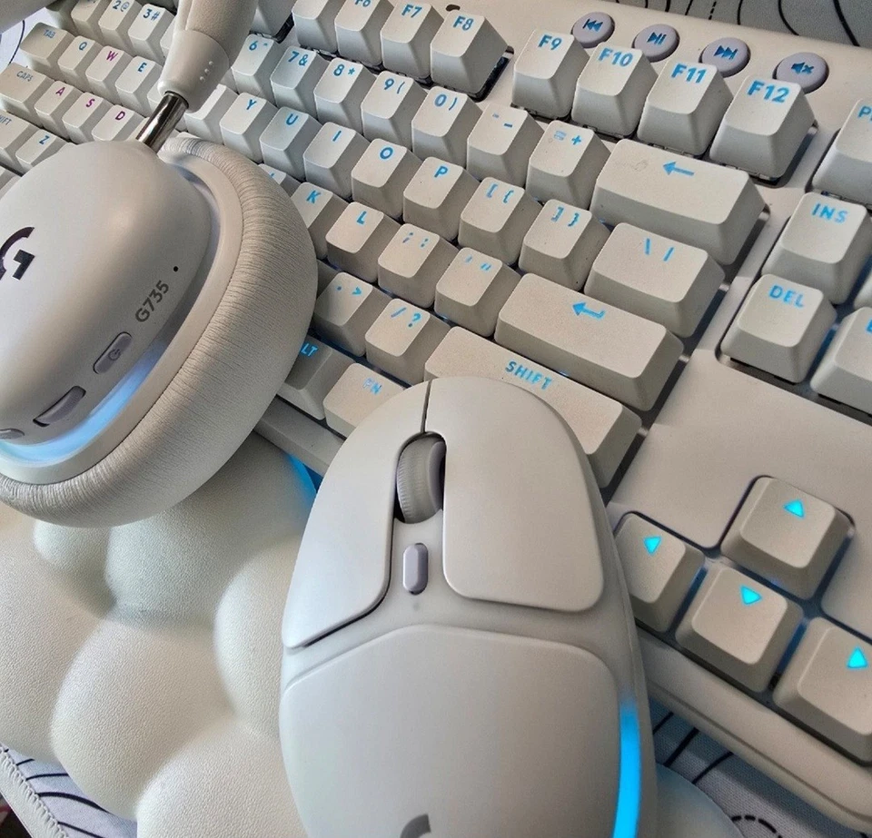 Logitech Aurora Collection Bundle Foto 2 de 3