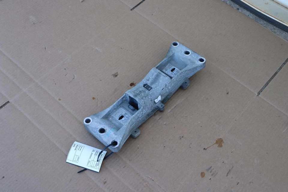 Genesis G80 2017-2020 tracción trasera transmisión 3,8 L travesaño soporte de montaje OEM Foto 2 de 4