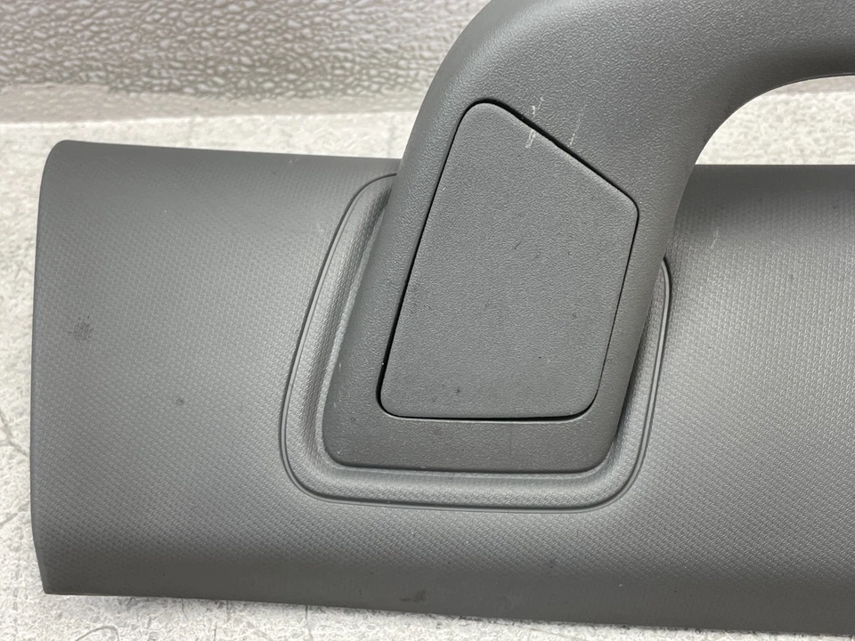 22 23 24 25 GMC Sierra 1500 pasajero delantero derecho un pilar moldura gris 1610 OEM Foto 3 de 4