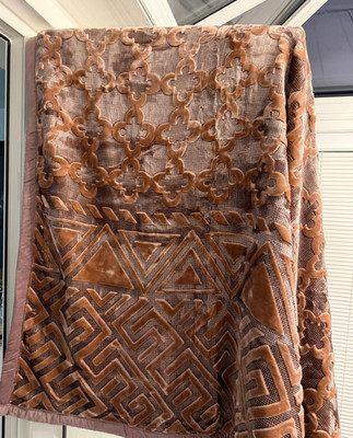 Luxus Plüsch King Size Rascheldecke - geprägter Samt Nerz Rosegold Rosa