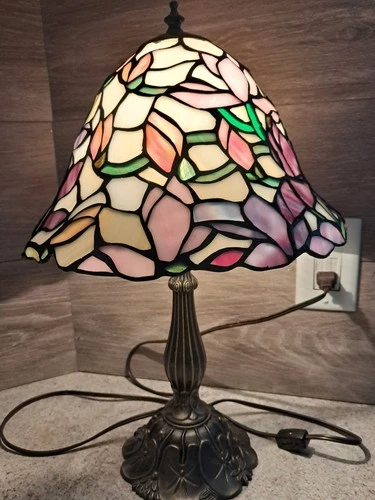 Dale Tiffany Inc. Rose Table Lamp with Stained Glass, 18" , Antique Bronze.