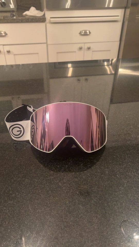 Pink Ski N' Snowboard Goggles FULLY TINTED W/ Case - Image 3 of 4