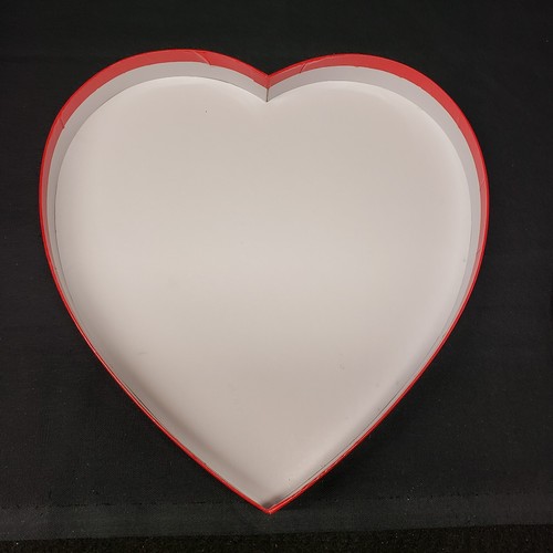 Caja en forma de corazón de San Valentín en satén rojo con y una joya Lg un regalo romántico - Imagen 8 de 13