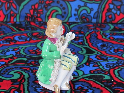 Victorian Porcelain Flutist Figurine Made in Thames Hand Painted Japan 3 1/2" - Picture 3 of 9