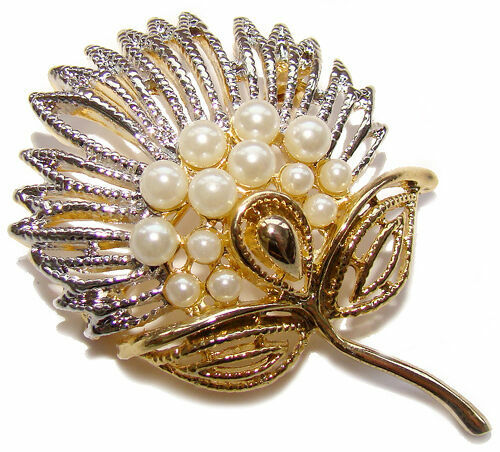 Broche Vintage Fleur Relief Ajouré - Couleur Or - Modèle 4751