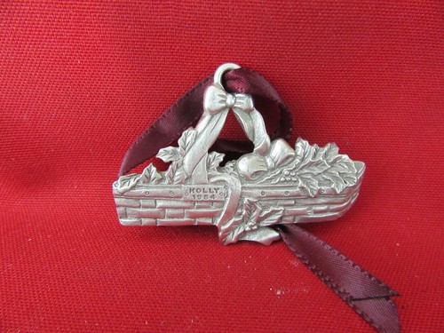 775. Lot 4 Pewter Metal Christmas Ornaments Candle Sleigh Bell Holly in Basket - Picture 4 of 5