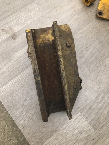 CUMMINS ENGINE ALTERNATOR BRACKET 3037422 SPARE PART - Picture 2 of 4