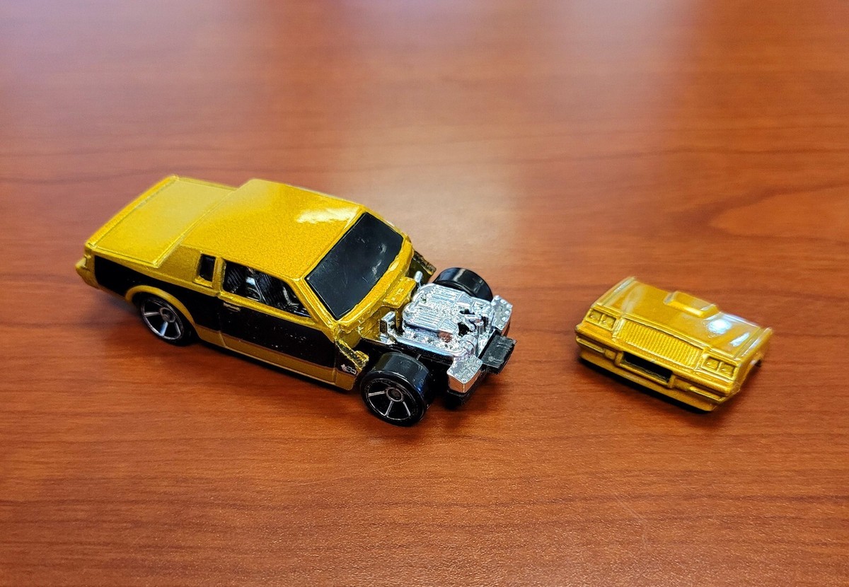 GOLD BUICK GRAND NATIONAL TEAM ENGINE REVEALERS HOT WHEELS