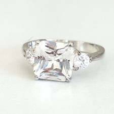 925 Sterling Silver Vintage Clear CZ Three Stone Ladies Band Ring Size 10