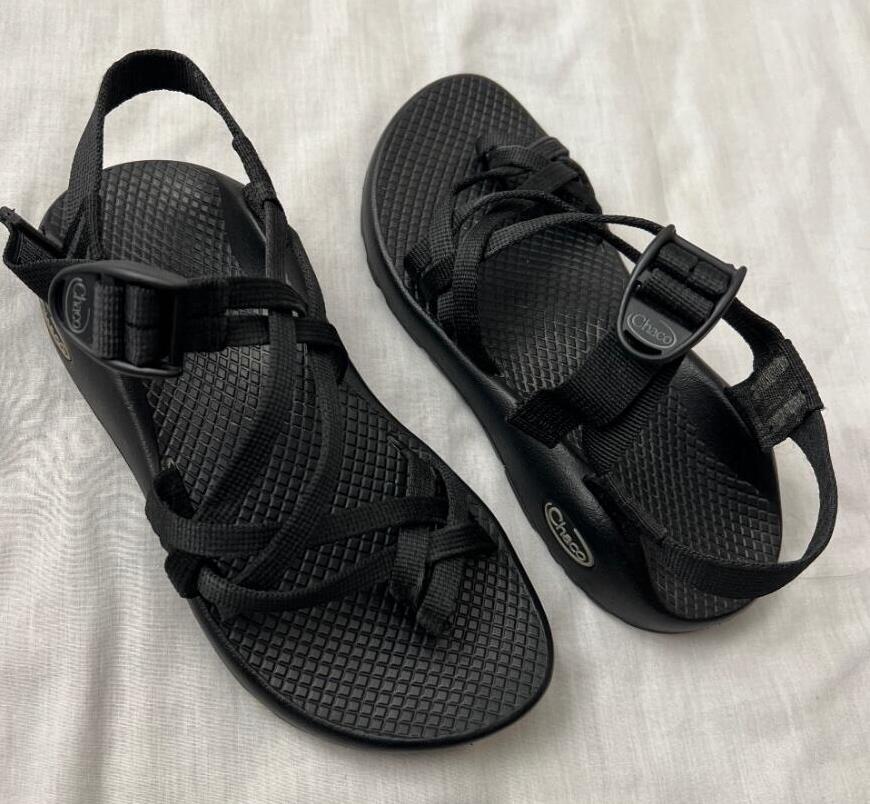CHACO womens 5 black strappy sandals shoes walking hiking  display picture 3