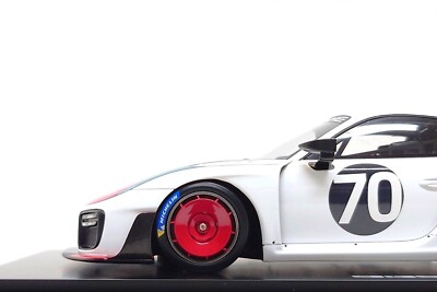 Spark 1:18 Porsche 935 #70 Martini Racing (Dealer Edition) | eBay