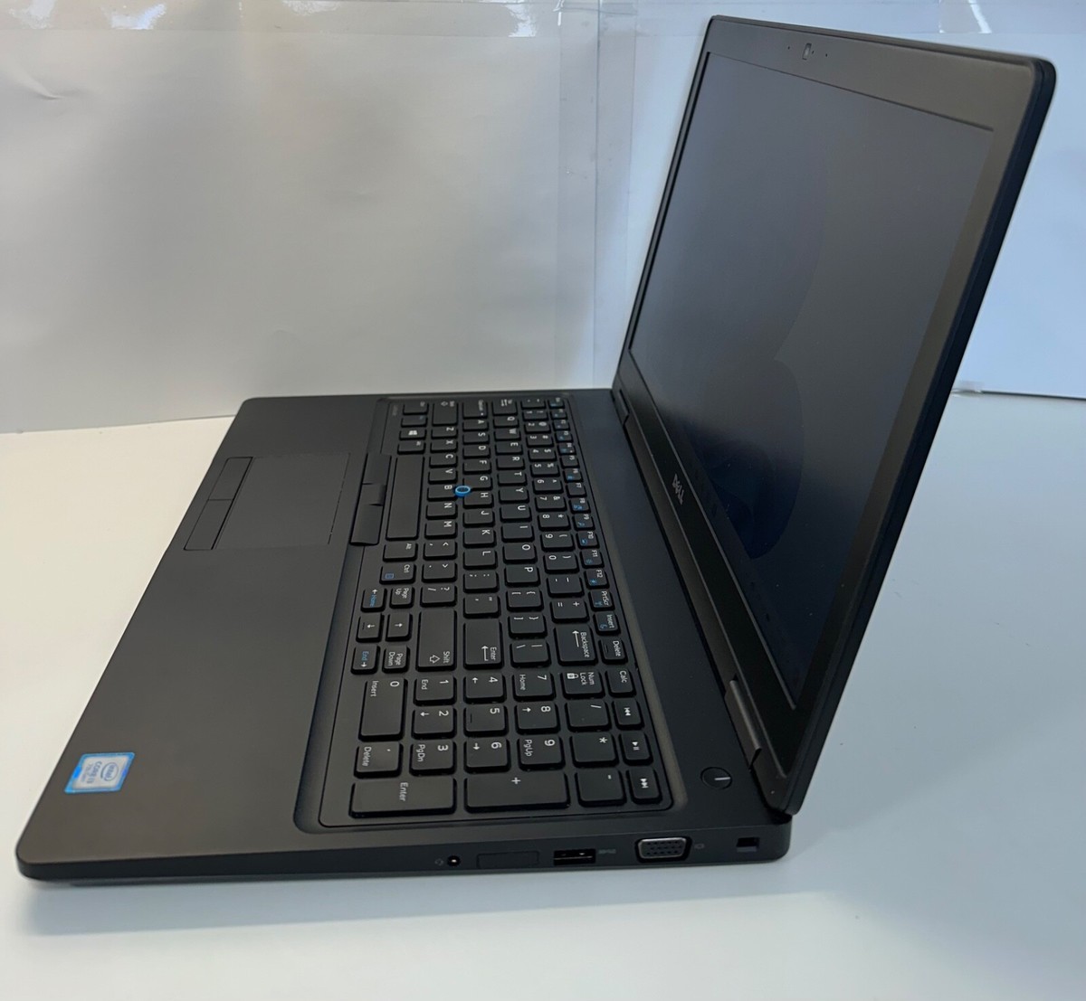 DELL ノートPCLatitude 5580 8GB/SSD256GB第7世代 Dell Latitude