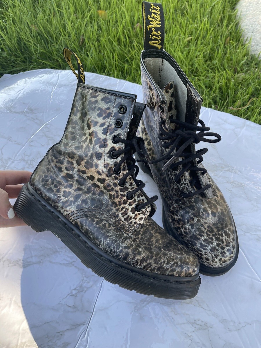 [Dr.Martens] 1460 Leopard 送料込 Dr Martens - 1460 Gray Leopard Boot SKU number: 27652029